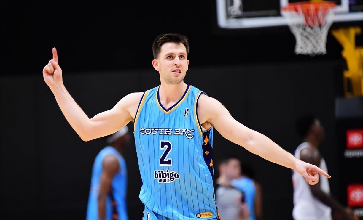 阿扎伦卡新星表现优异表现突出，湖人前途光明！