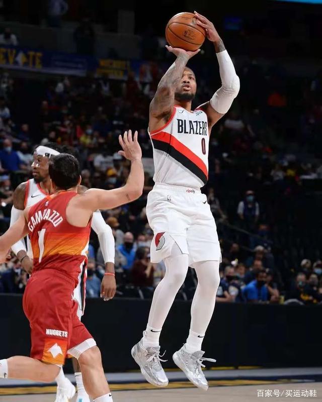 爱游戏-包含哈登与70激战拜仁分钟，持续失利胜负难料！，Rookie焦点对战全场沸腾不已的词条-爱游戏